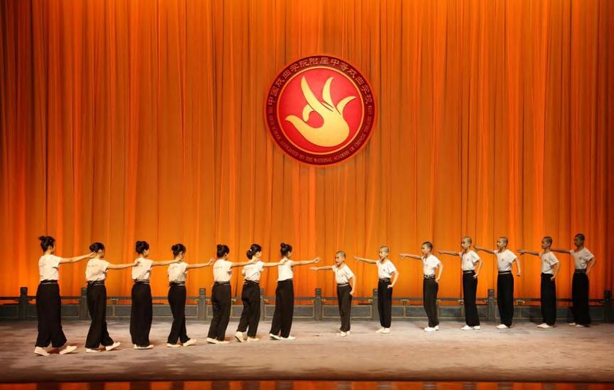页200_图02.jpg